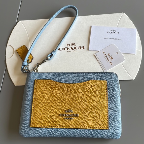 NWT Coach Zip Corner Wristlet Colorblock - Picture 9 of 12